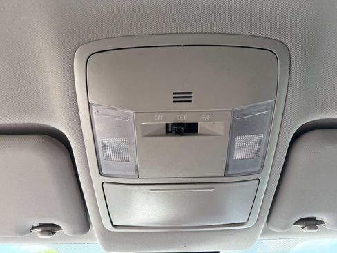 Used 2018 Toyota RAV4 LE FWD image 41