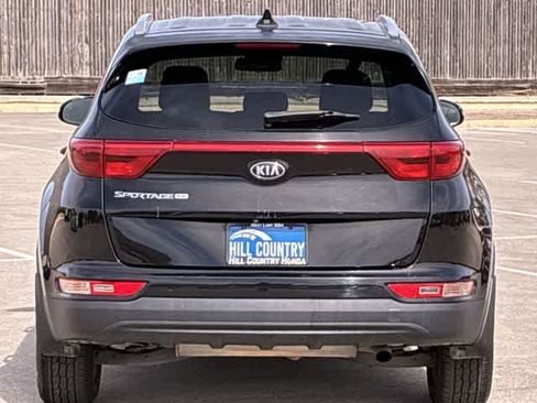 Used 2018 Kia Sportage LX w/ LX Technology Package FWD image 5