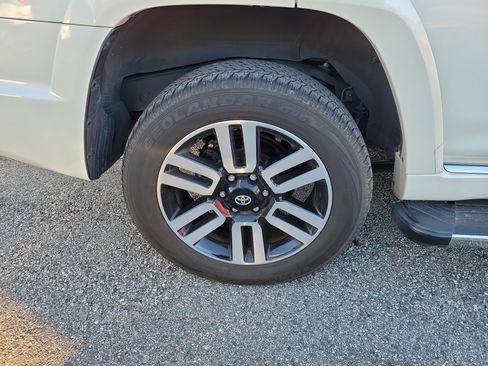 Used 2023 Toyota 4Runner Limited image 14