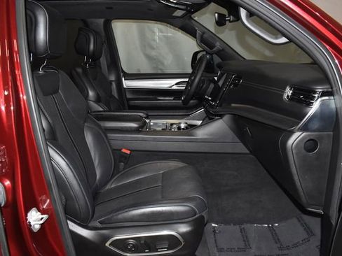 Used 2024 Jeep Wagoneer Series II image 31