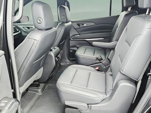 Used 2024 Chevrolet Traverse LT w/ Enhanced Driving Package FWD image 10