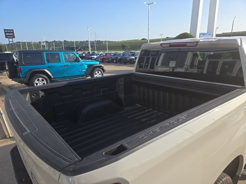 Used 2026 Chevrolet Silverado 1500 Custom w/ Turbomax Blackout Package RWD image 9
