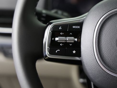 Certified 2026 Kia Carnival LXS image 14