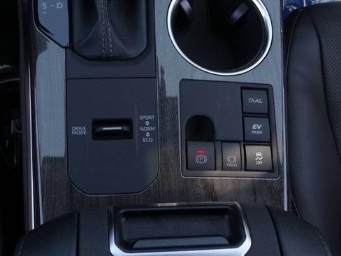 New 2026 Toyota Highlander Platinum AWD/4WD image 25