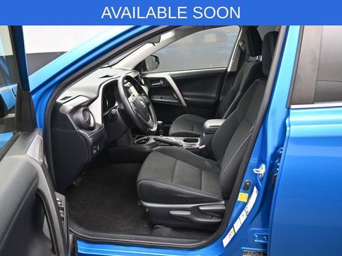 Used 2016 Toyota RAV4 XLE AWD/4WD image 9