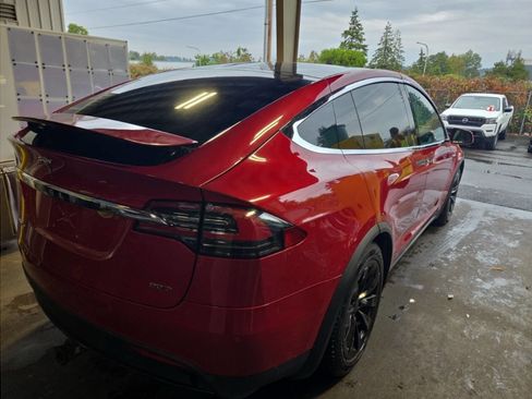 Used 2016 Tesla Model X 90D image 2