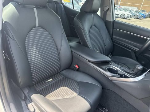 Used 2023 Toyota Camry SE w/ Convenience Package FWD image 11