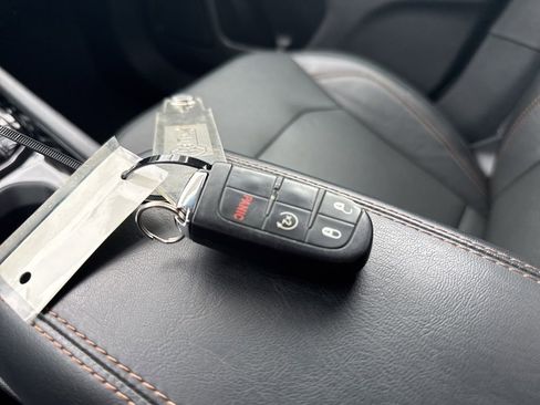 Certified 2022 Jeep Compass Limited image 35