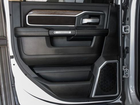 Used 2019 RAM 2500 Laramie AWD/4WD image 39