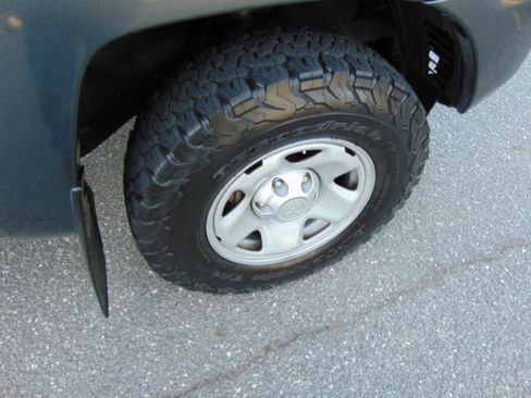 Used 2013 Toyota Tacoma 4x4 Double Cab w/ SR5 Pkg image 12