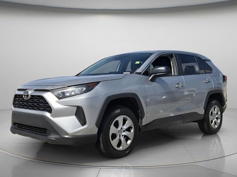 Used 2022 Toyota RAV4 LE AWD/4WD image 9