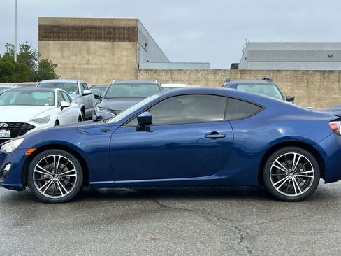 Used 2013 Scion FR-S image 9