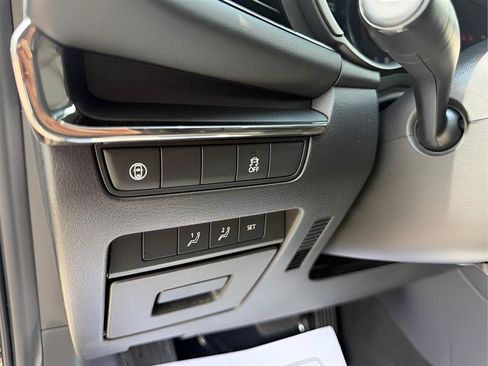 Used 2019 MAZDA MAZDA3 Hatchback w/ Preferred Package FWD image 21