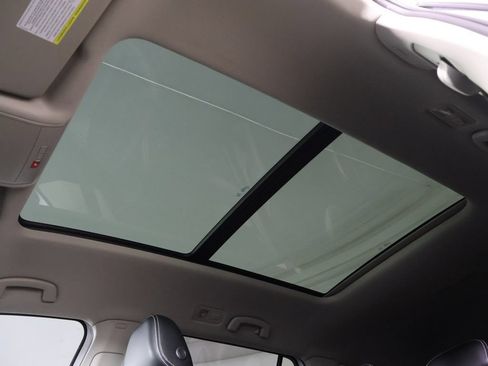 Used 2023 Volkswagen Atlas SE w/ Panoramic Sunroof Package AWD/4WD image 19