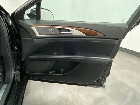 Used 2017 Lincoln MKZ Reserve image 42