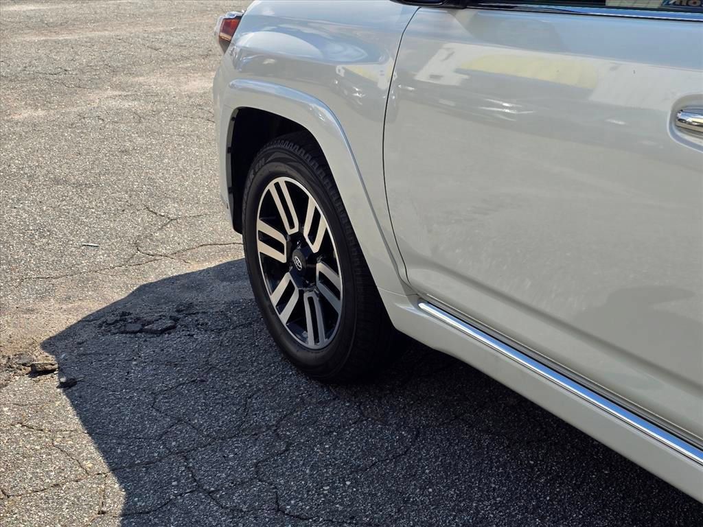 Used 2022 Toyota 4Runner Limited AWD/4WD image 20