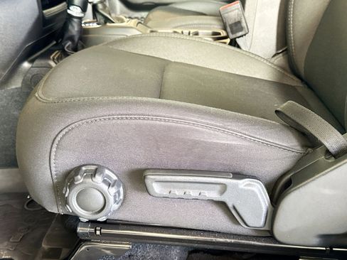 Used 2023 Jeep Wrangler Unlimited w/ 8.4" Radio Group image 18