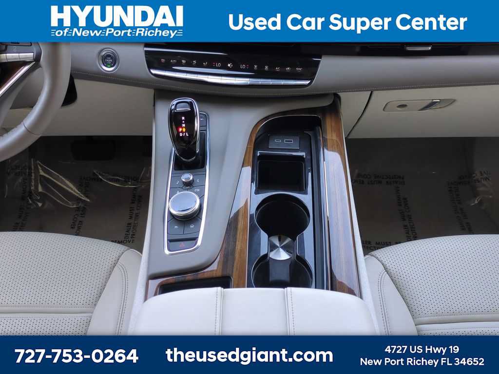 Used 2024 Cadillac Escalade Premium Luxury Platinum w/ Heavy-Duty Trailer Package AWD/4WD image 22