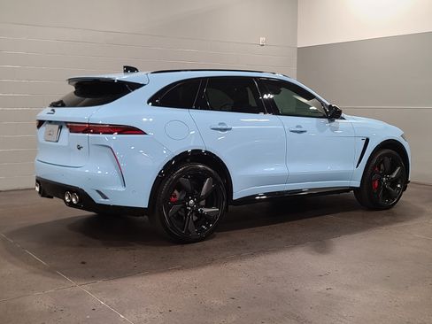 New 2026 Jaguar F-PACE SVR 575 Edition image 2