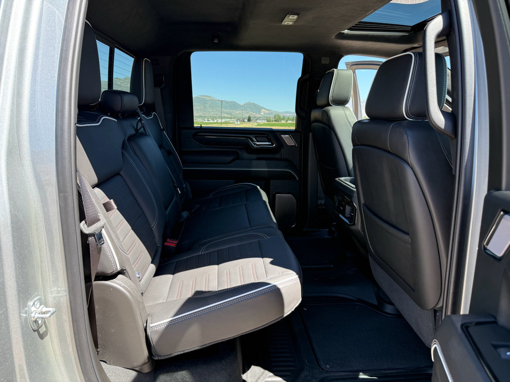 Used 2025 GMC Sierra 2500 AT4X AWD/4WD image 33