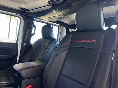 New 2026 Jeep Gladiator Rubicon w/ Steel Power Dome Hood Package AWD/4WD image 11