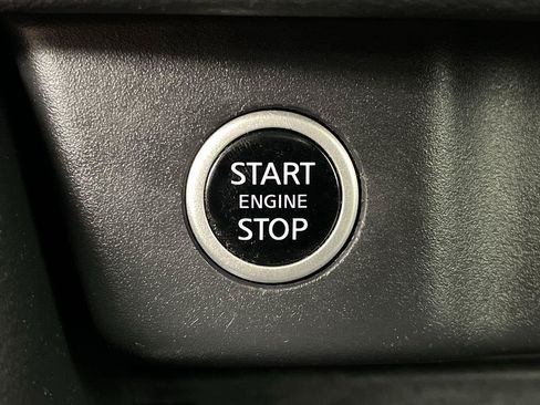 Used 2023 Nissan Rogue SV AWD/4WD image 19
