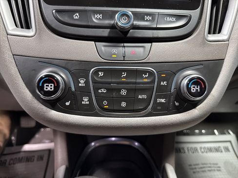 Used 2023 Chevrolet Malibu LT FWD image 27