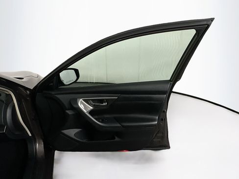 Used 2013 Nissan Altima 2.5 SL w/ Technology Pkg image 31