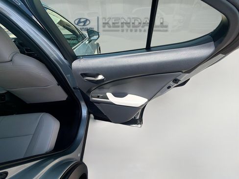 Used 2025 Lexus UX 300h FWD image 28