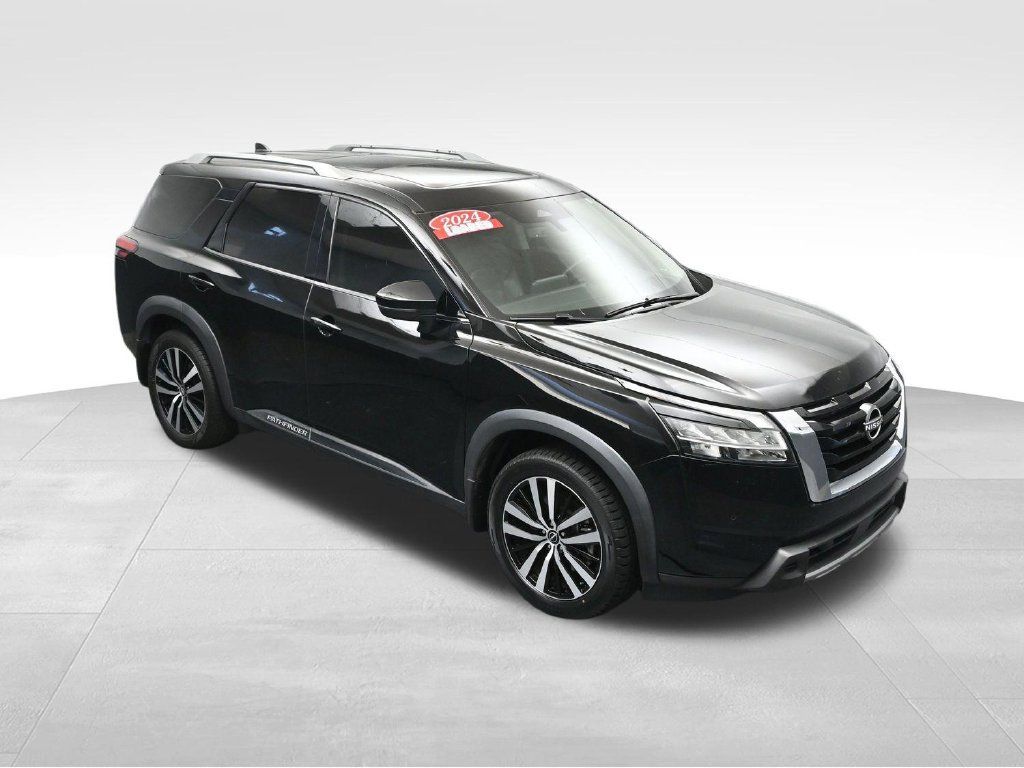 Used 2024 Nissan Pathfinder Platinum w/ Cargo Package AWD/4WD image 39
