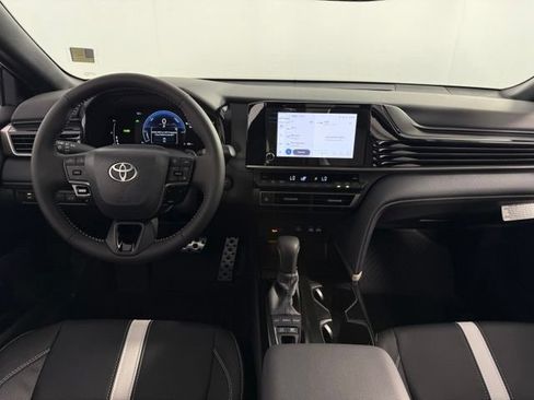 Used 2026 Toyota Camry SE FWD image 24