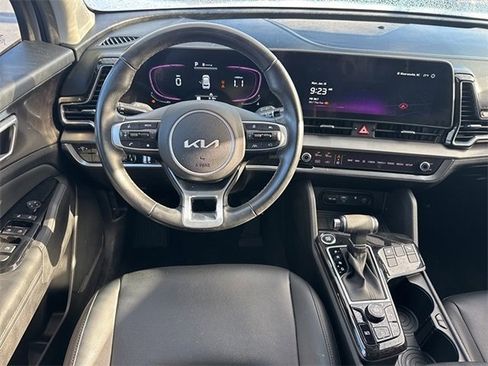 Used 2023 Kia Sportage EX image 11