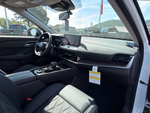 New 2026 Nissan Rogue Platinum AWD/4WD image 15