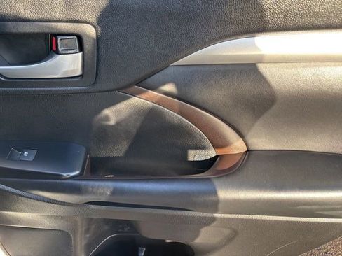 Used 2018 Toyota Highlander XLE image 39
