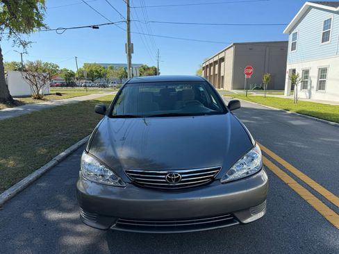 Used 2005 Toyota Camry FWD image 2