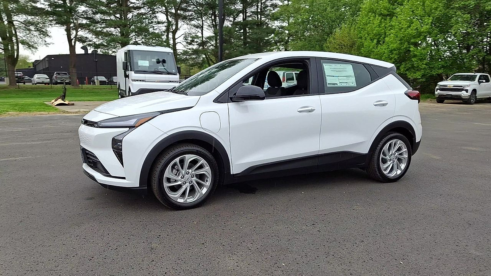 New 2027 Chevrolet Bolt LT w/ Comfort Package FWD image 7