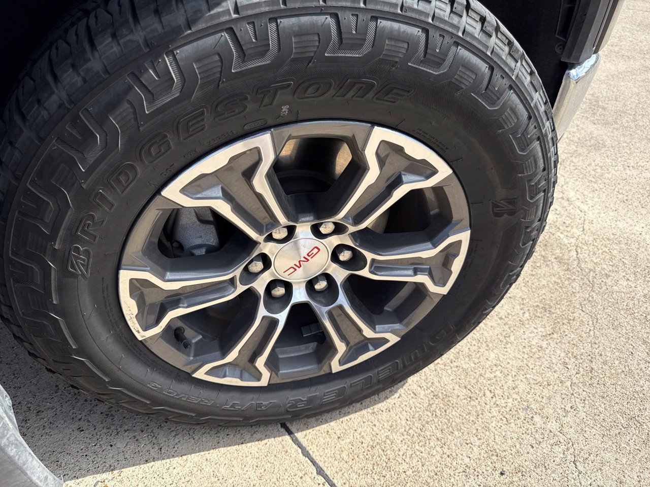 Used 2026 GMC Sierra 1500 SLT RWD image 15