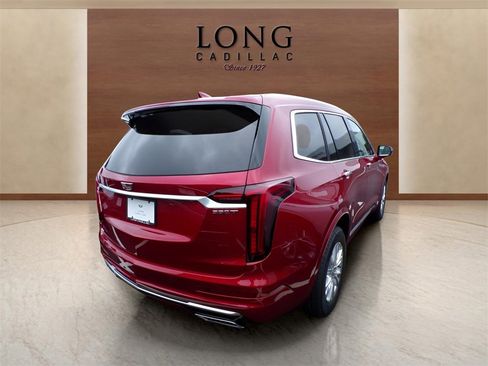 New 2025 Cadillac XT6 Luxury image 5