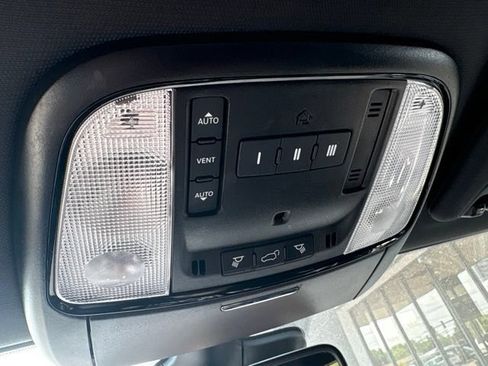 Used 2022 Dodge Durango GT AWD/4WD image 17