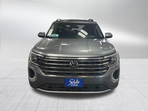 Used 2025 Volkswagen Atlas SE AWD/4WD image 2