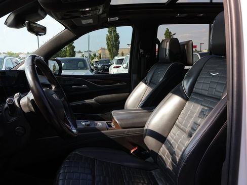 Used 2021 Cadillac Escalade Premium Luxury Platinum w/ Heavy-Duty Trailer Package AWD/4WD image 19