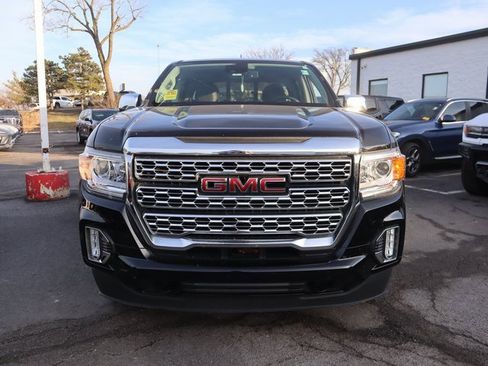 Used 2022 GMC Canyon Denali image 2
