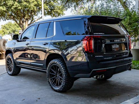 Used 2023 GMC Yukon Denali Ultimate AWD/4WD image 5
