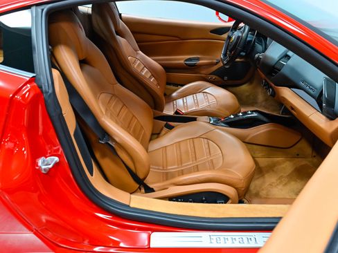 Used 2018 Ferrari 488 GTB RWD image 33