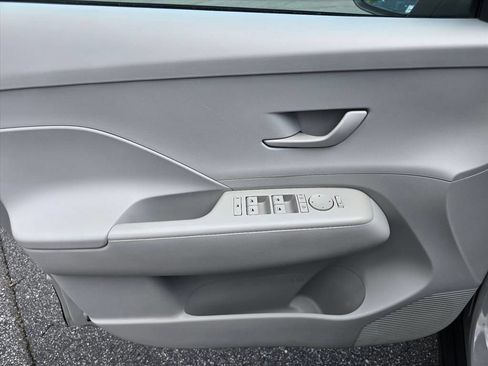 Used 2025 Hyundai Kona SEL AWD/4WD image 9