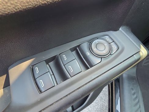 Used 2022 Chevrolet Silverado 1500 Custom image 15