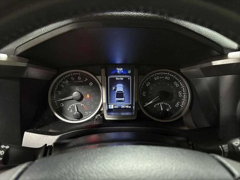 Certified 2023 Toyota Tacoma SR5 AWD/4WD image 34