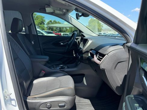 Used 2024 GMC Terrain AT4 AWD/4WD image 23