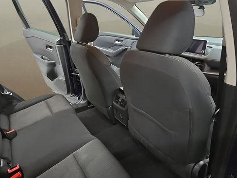 Used 2025 Nissan Rogue SV image 16