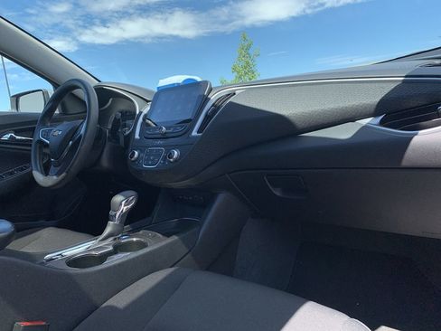 Used 2024 Chevrolet Malibu LT FWD image 32